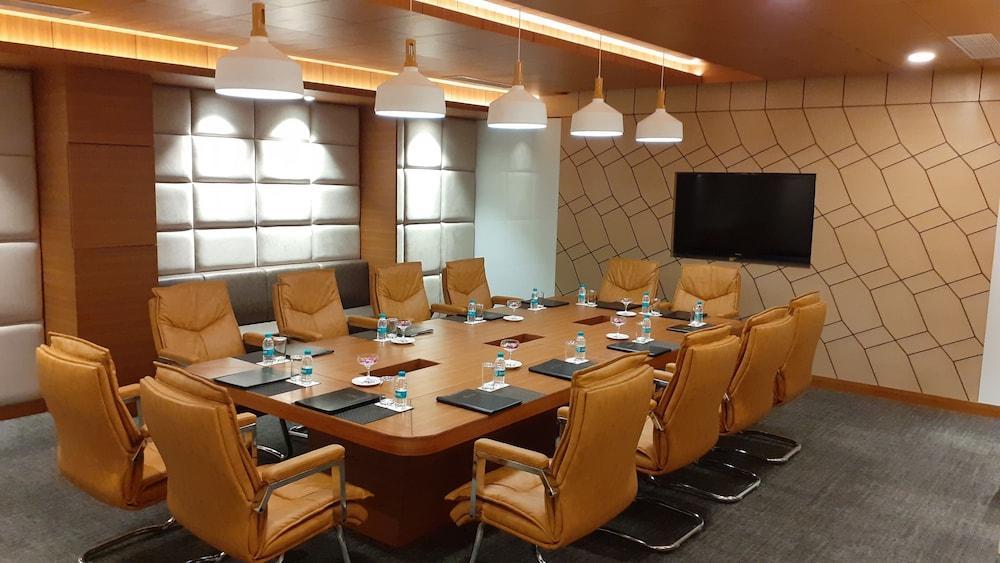 Ramada By Wyndham Jalandhar City Center المظهر الخارجي الصورة